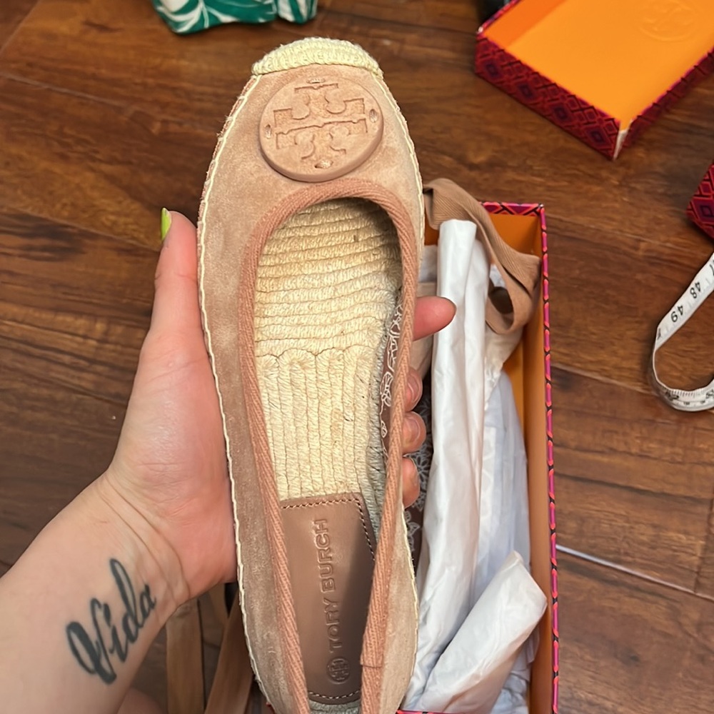 Tory Burch - Picture 3 of 5